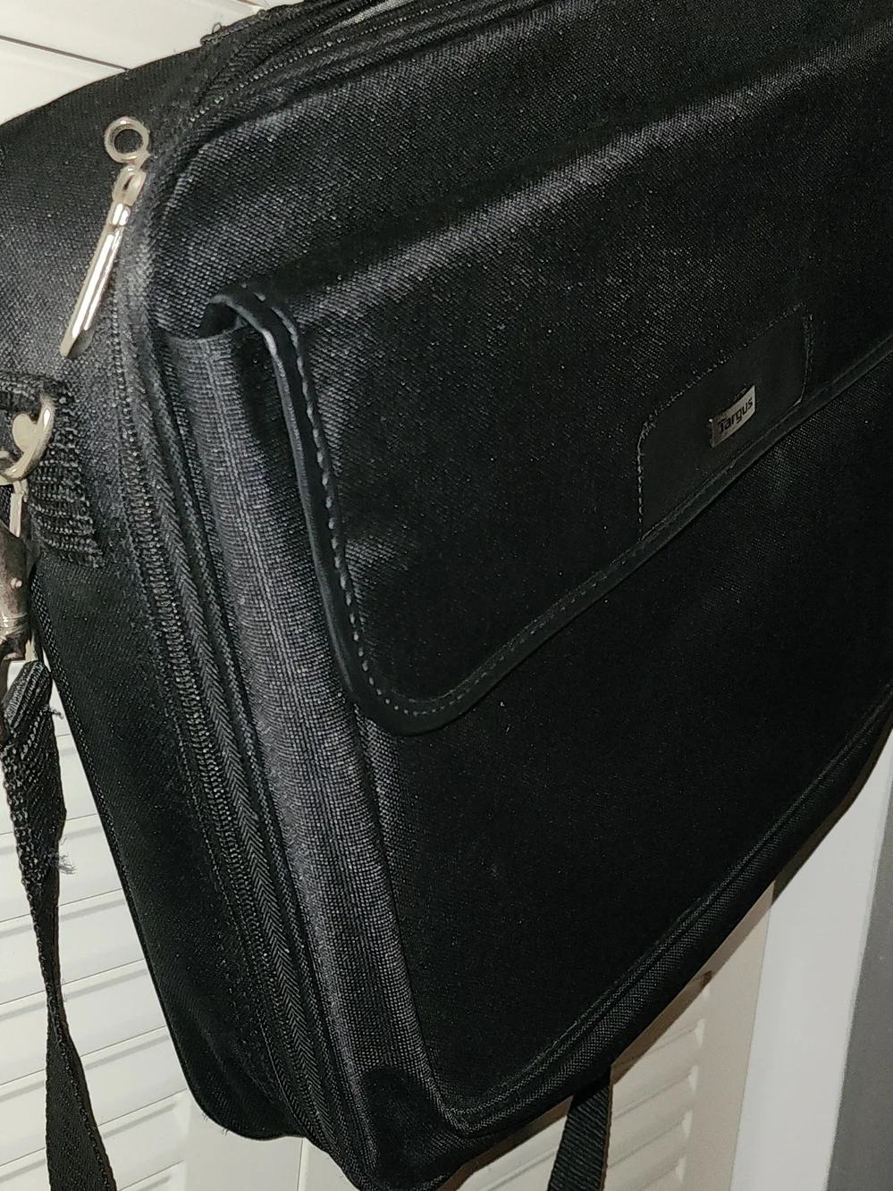 Targus Black Nylon Shoulder/Messenger Laptop Bag Padded Adjustable Strap